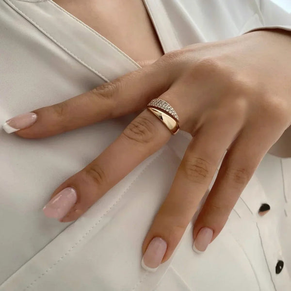 Anel Ajustável Feminino Cravejado de Zircônias 2 Pontas