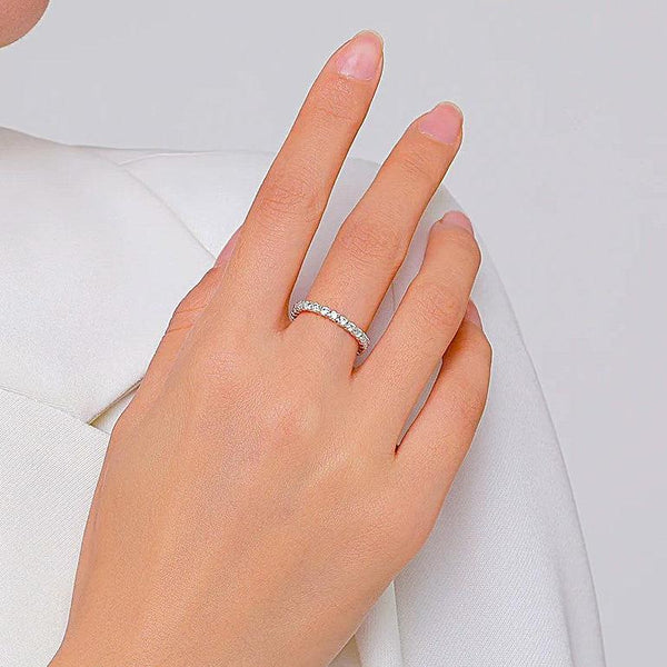Anel Feminino Ajustável Meia Aliança de Zircônias